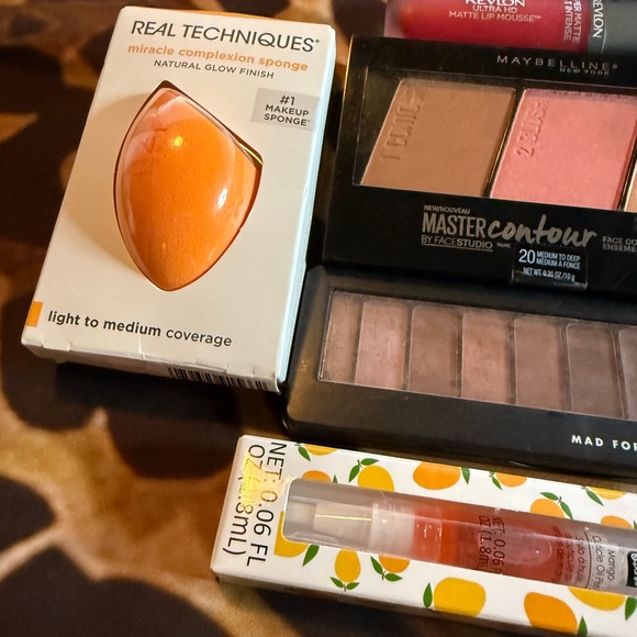 Makeup bundle. All NEW - Picture 2 of 16